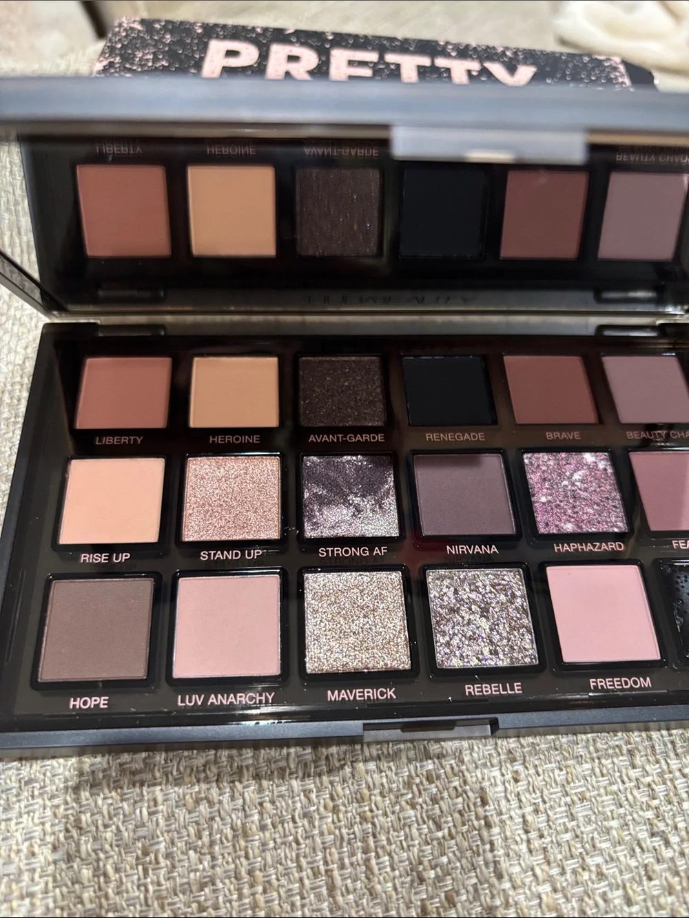 HUDA BEAUTY Pretty Grunge Eyeshadow Palette — Pink, Taupe, Mauve & Black Shades